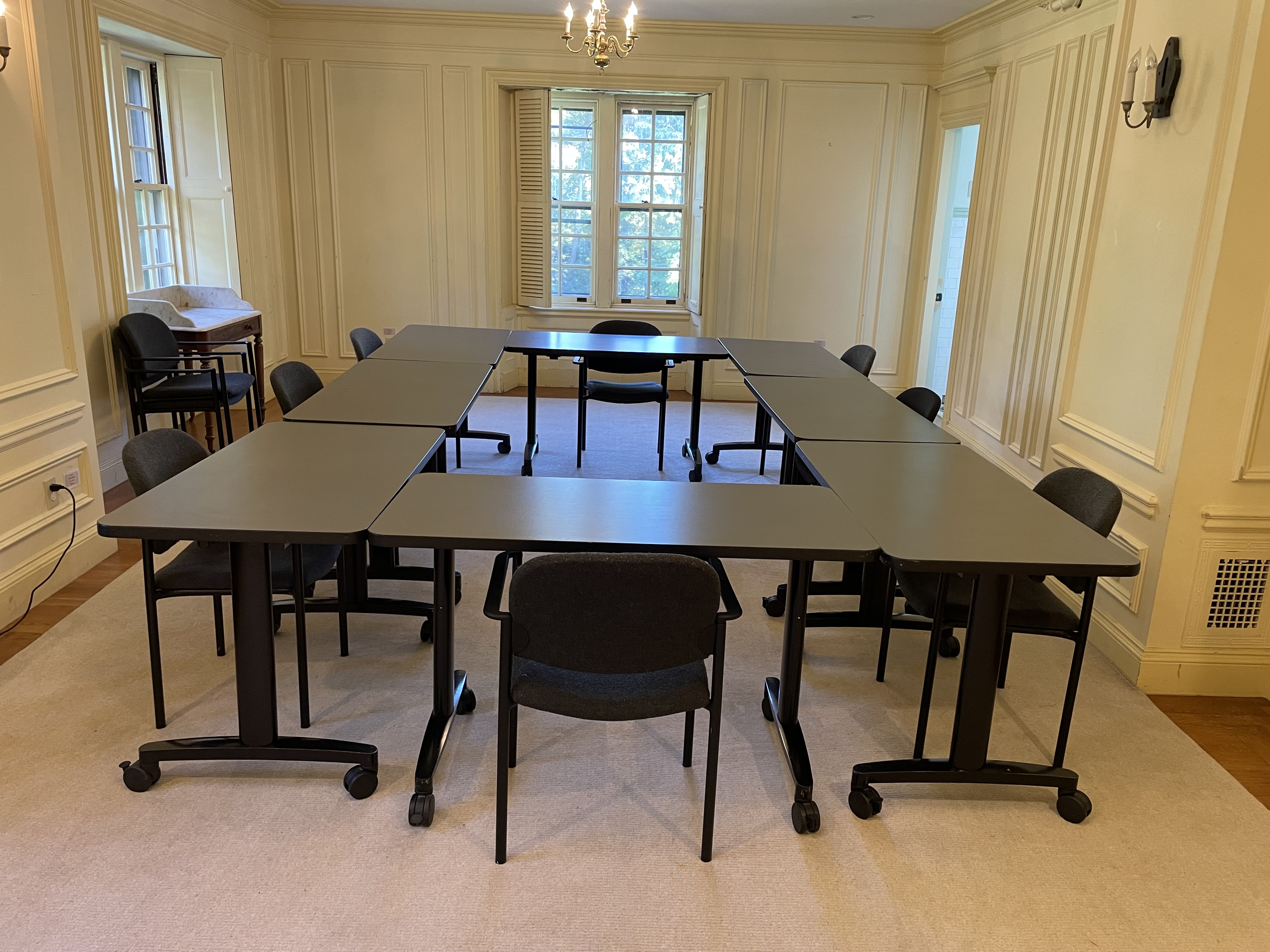 tables in expanded circle