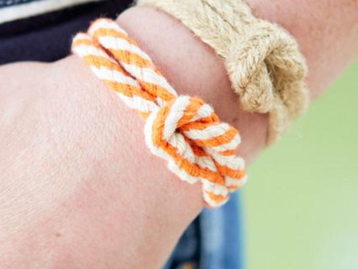 Make a nautical rope bracelet!